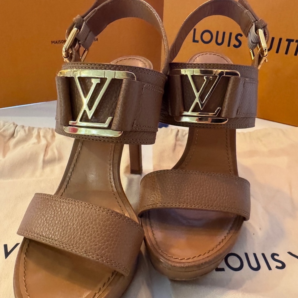 Louis Vuitton Horizon Leather Platform
Sandal Heels Brown Cognac Size 37